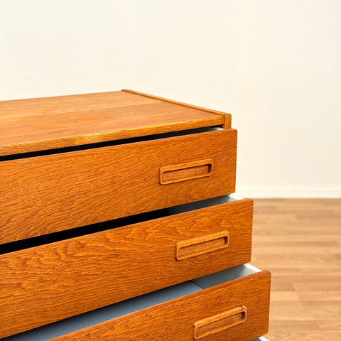 Chest of drawers in oak, Sweden