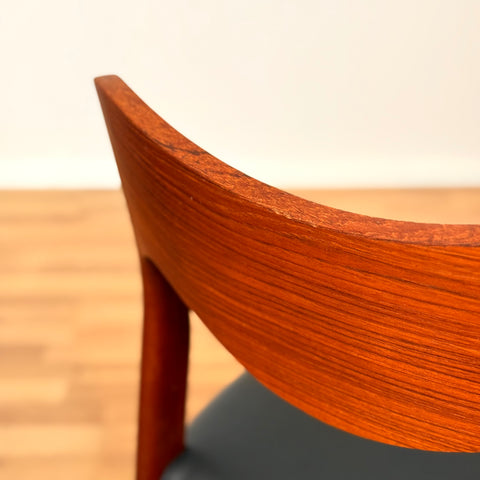 Danish set of 6 dining chairs 'model 71' by Niels O. Moller