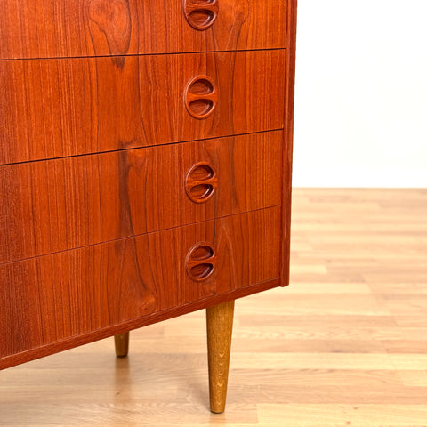 Chest of 5 drawers in teak by Arne Vodder