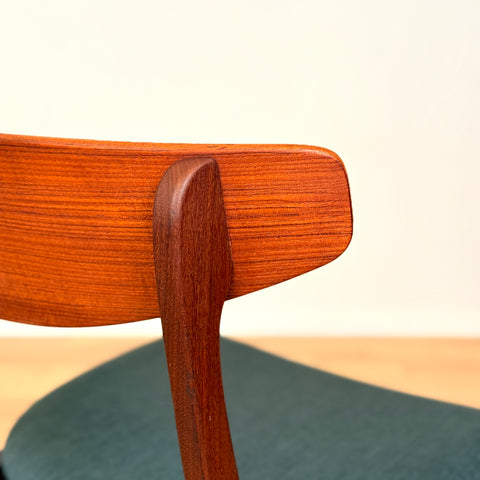 Danish set of 6 dining chairs in teak