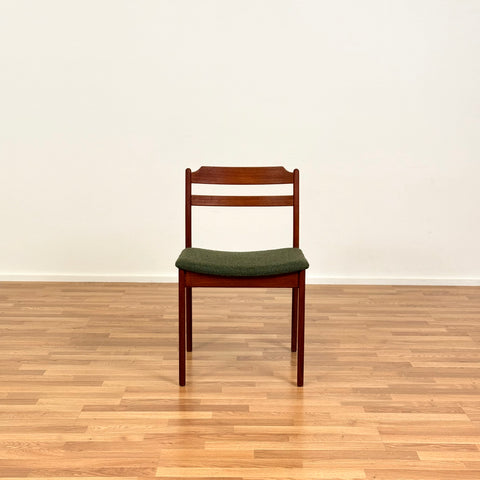 Danish set of 4 dining chairs in teak