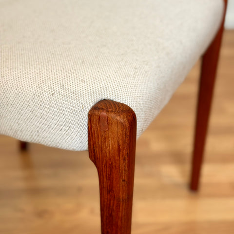 Danish set of 4 dining chairs 'model 71' by Niels O. Moller