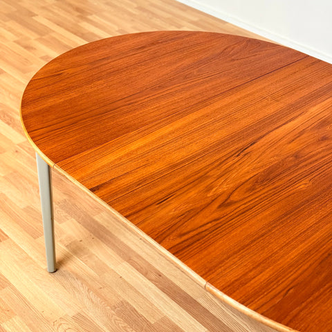 Swedish round dining table in teak by Göran Malmvall for Karl Andersson & Söner