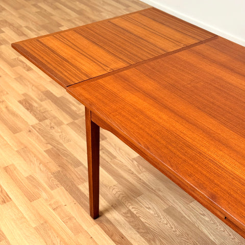 Danish dining table in teak