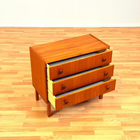 Danish chest of drawers in teak