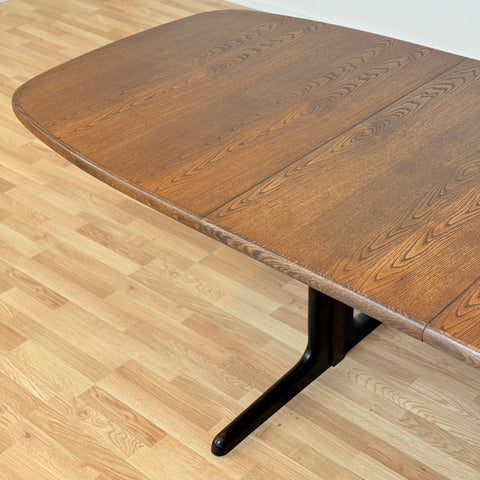 Danish oval dining table in oak by Skovby Møblefabrik