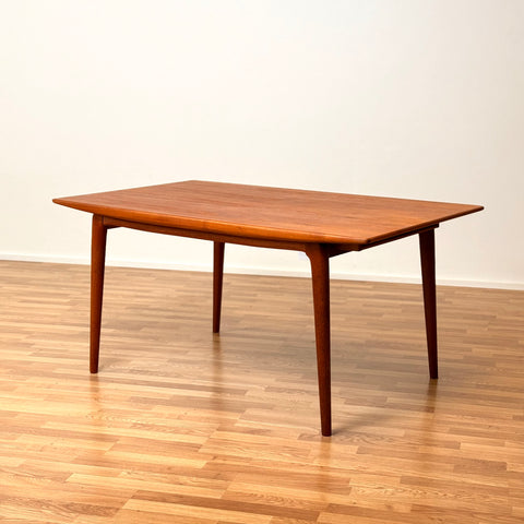 Dining table model "371/ Boomerang" in teak by Alfred Christensen for Slagelse Møbelvaerk A/S, 1960s, Denmark