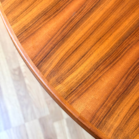 Large ⌀150 round dining table in walnut