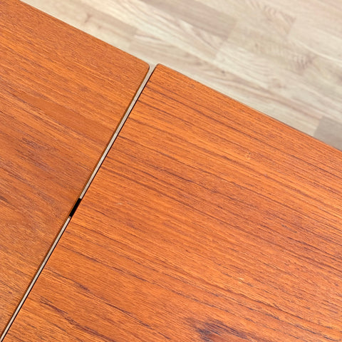 Danish dining table in teak