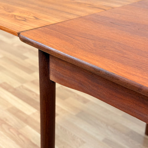 Danish dining table with in teak