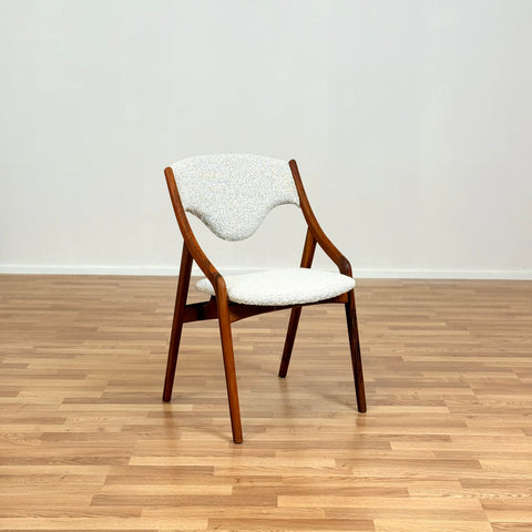 Danish set of 6 dining chairs in walnut
