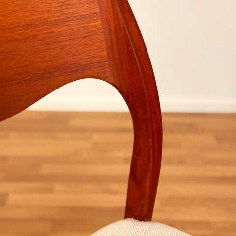 Danish set of 4 dining chairs 'model 71' by Niels O. Moller