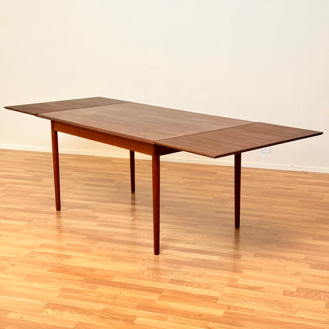 Danish rectangular dining table in teak