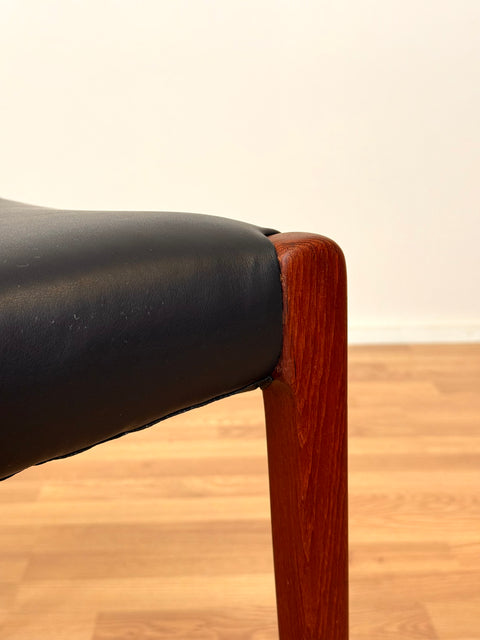 Danish set of 6 dining chairs 'model 71' by Niels O. Moller