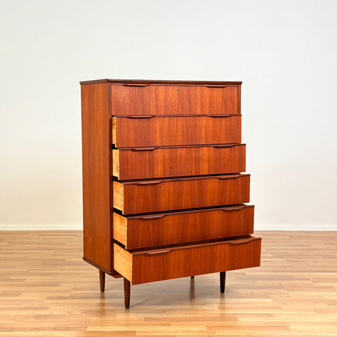 Danish chest of drawers in teak
