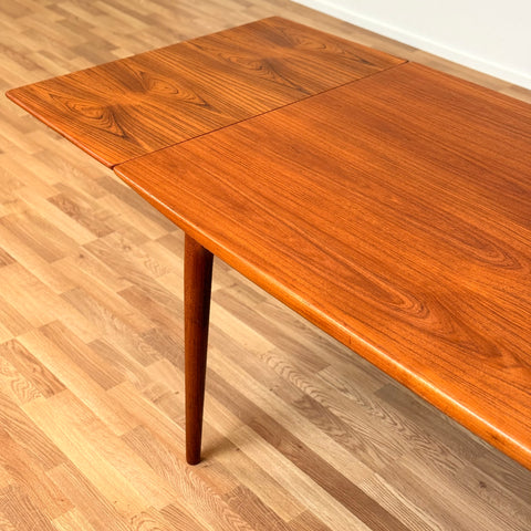 Dining table model "371/ Boomerang" in teak by Alfred Christensen for Slagelse Møbelvaerk A/S, 1960s, Denmark