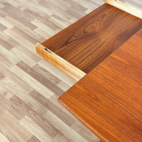 Dining table model "371/ Boomerang" in teak by Alfred Christensen for Slagelse Møbelvaerk A/S, 1960s, Denmark