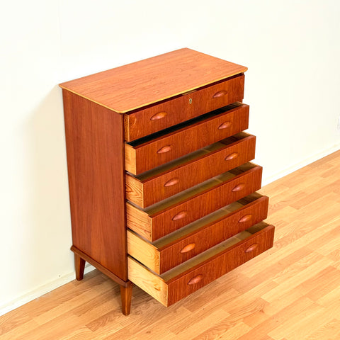 Danish chest of drawers in teak