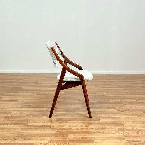 Danish set of 6 dining chairs in walnut