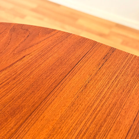 Swedish round dining table in teak by Göran Malmvall for Karl Andersson & Söner