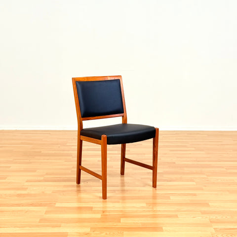 Swedish dining chairs in walnut by Skaraborgs Möbelindustri AB
