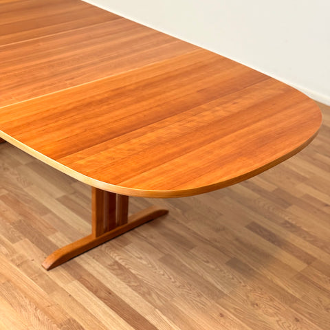 Danish oval dining table in cherry by Gangsø
