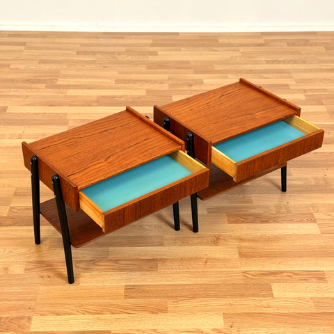 Swedish set of 2 bedside table in teak by AB Carlström & CO möbelfabrik