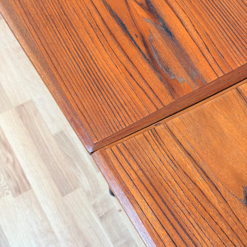 Danish dining table in teak