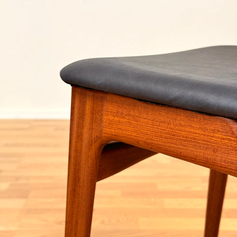 Danish set of 6 dining chairs in teak by Schiønning & Elgaard