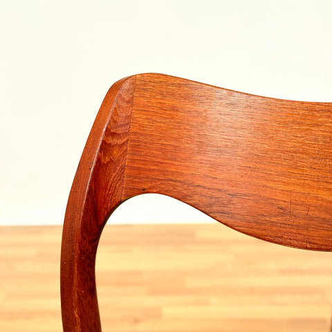 Danish set of 4 dining chairs 'model 71' by Niels O. Moller