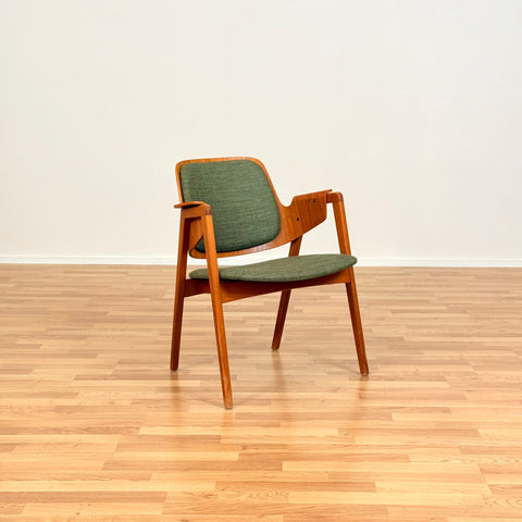 Swedish armchair in teak by Elias Barup for Gärsnäs