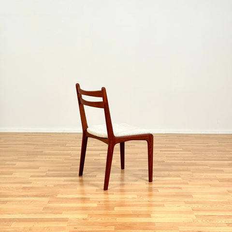 Danish set of 6 dining chairs in teak