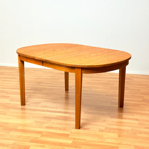 Swedish oval dining table in oak by Hans K, model “Inzel”