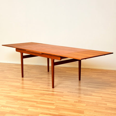 Danish rectangular dining table in teak by V&S