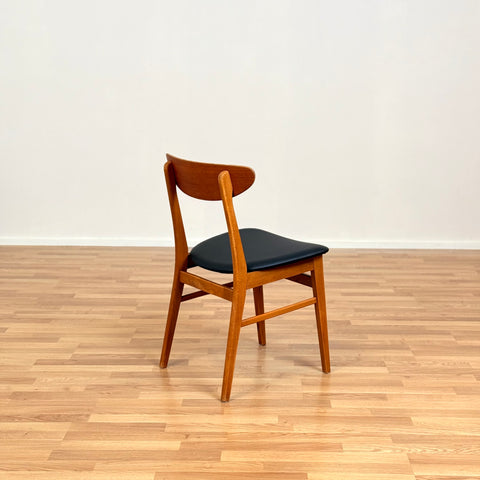 Danish set of 4 dining chairs 'model 210' in teak by Farstrup