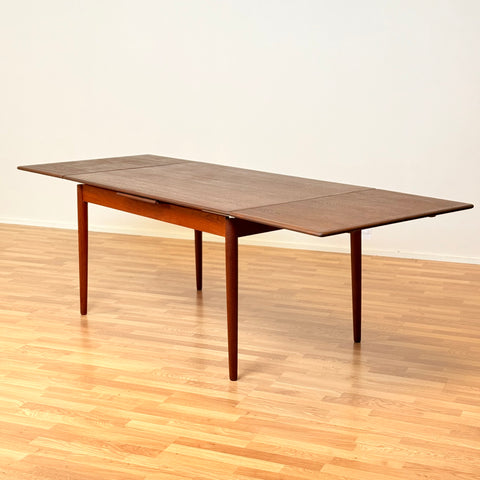 Danish rectangular dining table in teak