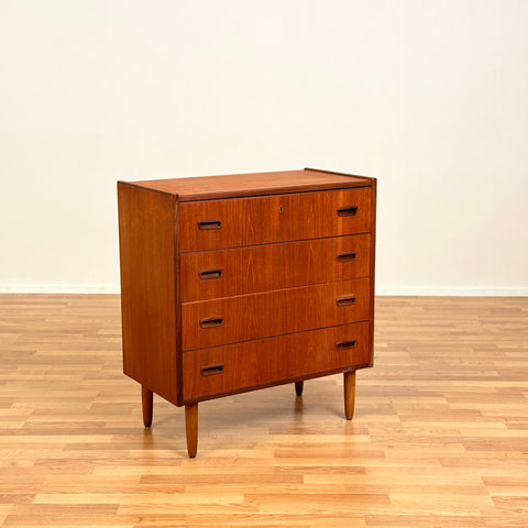 Danish chest of drawers in teak