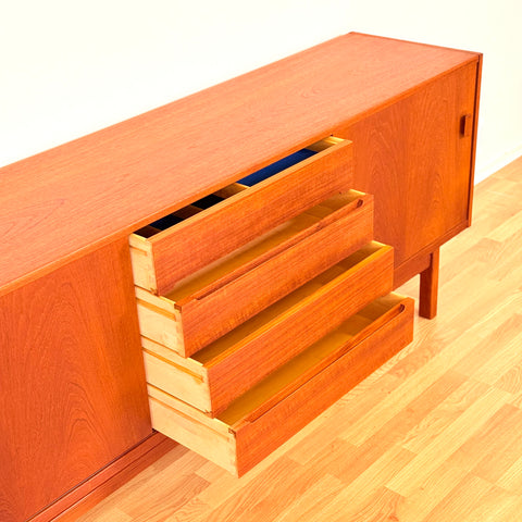 Swedish sideboard in teak by Nils Jonsson for Troeds, Bjärnum, model 'Arild'