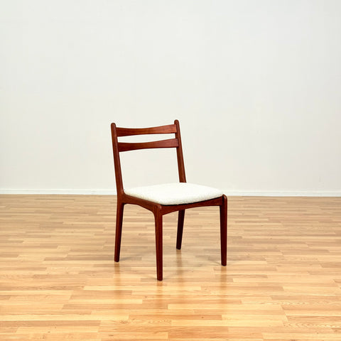 Danish set of 6 dining chairs in teak
