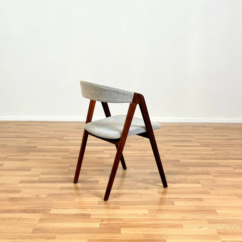 Danish set of 4 dining chairs in walnut