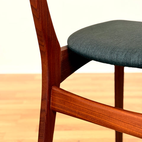 Danish set of 6 dining chairs in teak