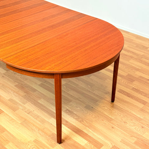 Swedish round dining table in teak, by B. Fridhagen, Bodafors