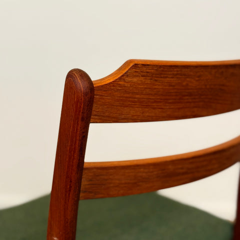 Danish set of 4 dining chairs in teak