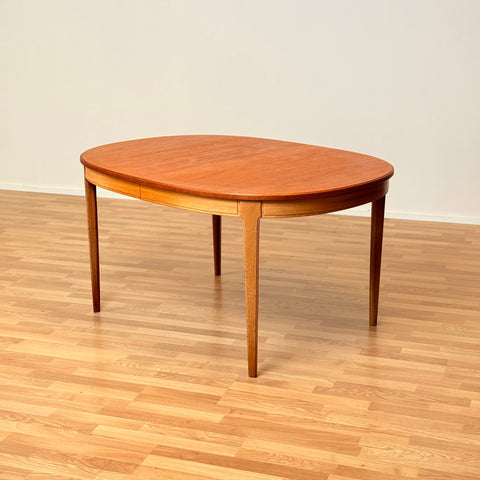 Swedish oval dining table "Herrgården" in mahogany by Carl Malmsten