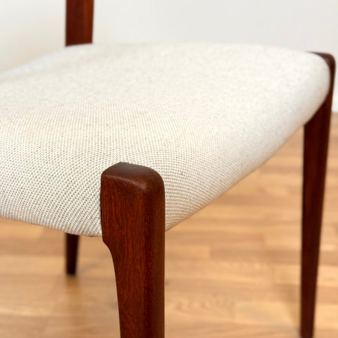 Danish set of 6 dining chairs 'model 71' by Niels O. Moller