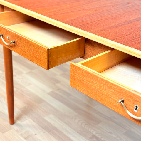 Swedish dining table in teak & beech by Nils Jonsson for Bra Bohag, Hugo Troeds, Bjernum, model “Sika”