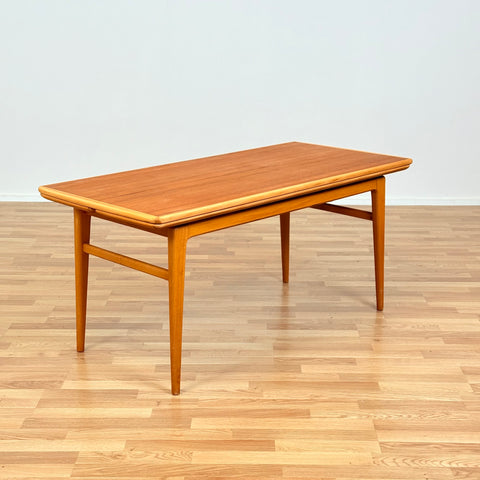 Swedish extandable coffee table in teak & beech
