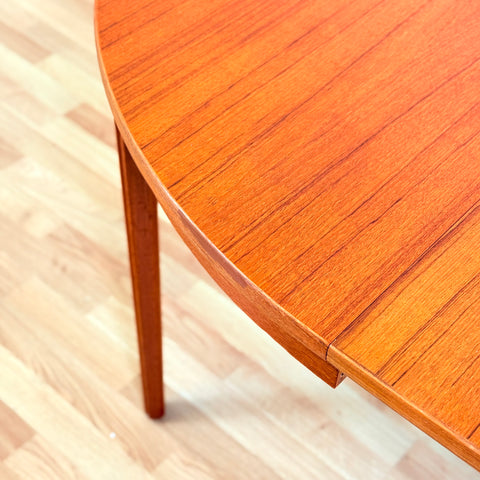 Swedish round dining table in teak, by B. Fridhagen, Bodafors