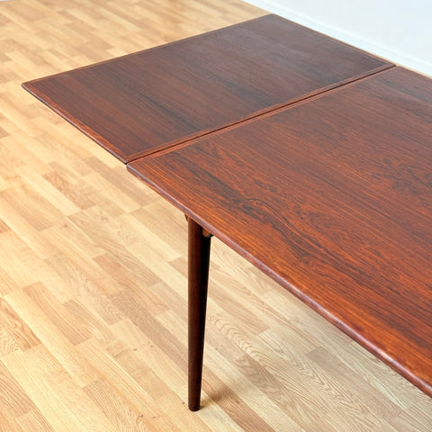 Danish rectangular dining table in Santos rosewood by Omann Jun møbelfabrik a/s