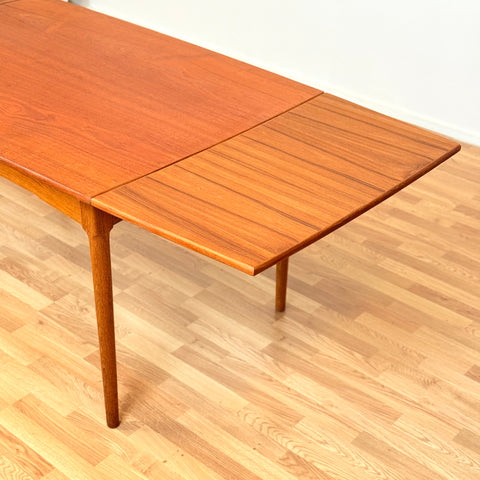Danish rectangular dining table in teak & oak